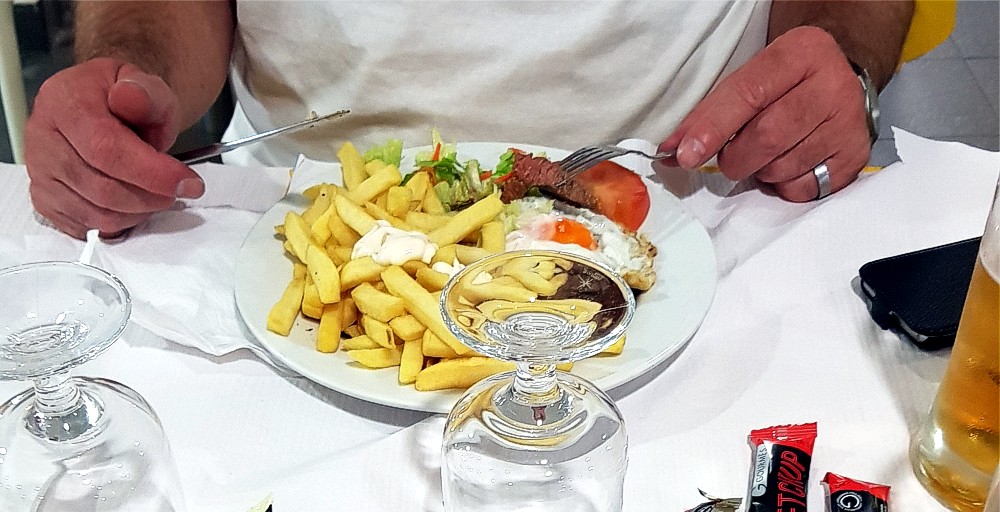 Beefsteak und Pommes