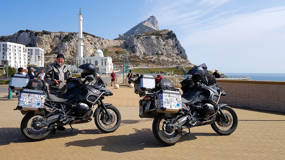 Vor dem Felsen von Gibraltar