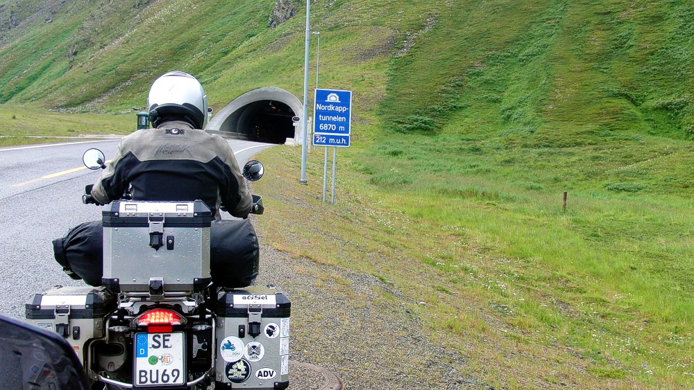 Axel vor dem Nordkap Tunnel