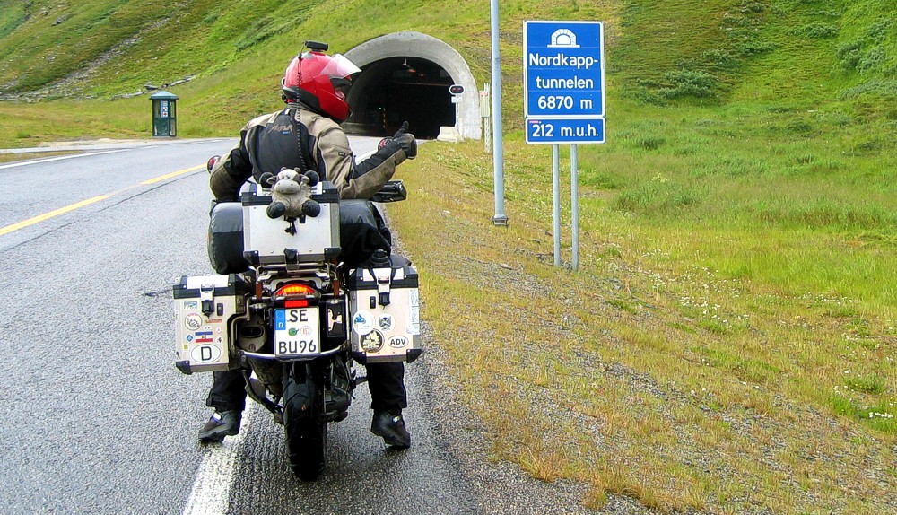 Bine vor dem Nordkap Tunnel